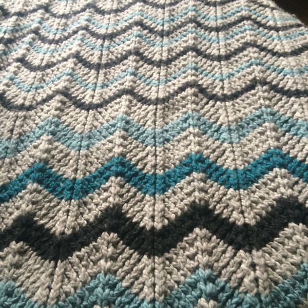 Chevron Stripe Throw - Knitting Pattern