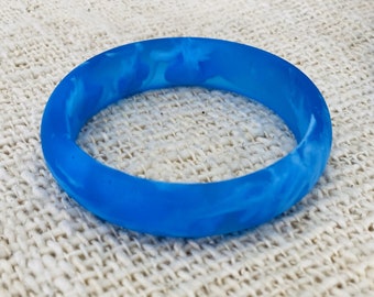 Resin Classic Bangle Marbled Blue