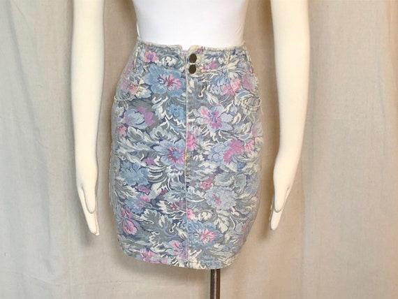 80s 90s Paris Blues Floral Tapestry Denim Skirt XS