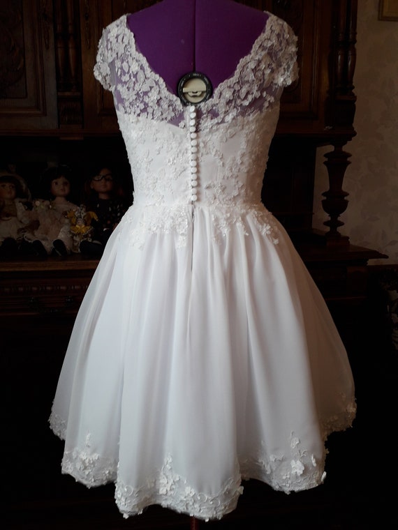 short corset dress with 3D floral lace