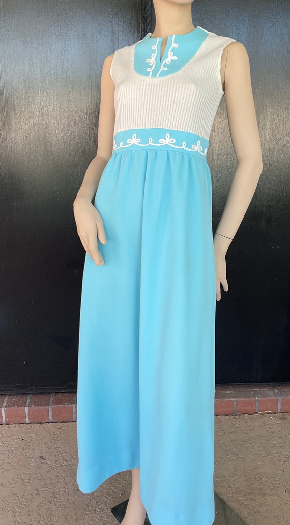 1970s white and blue dress