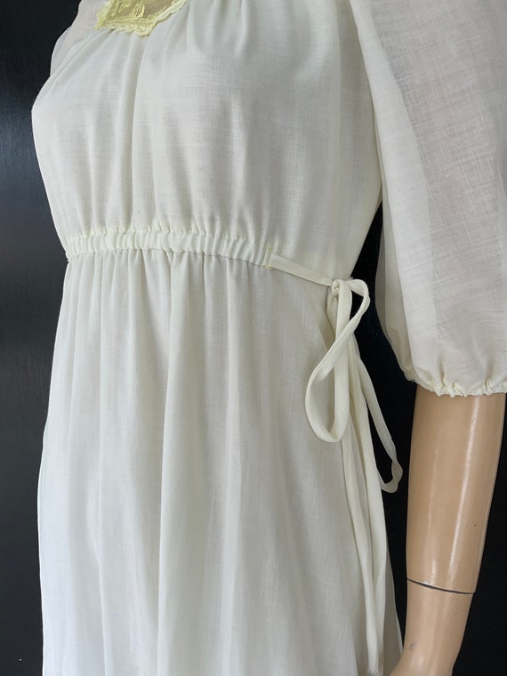 1970s white and yellow Jody T dress - image 3