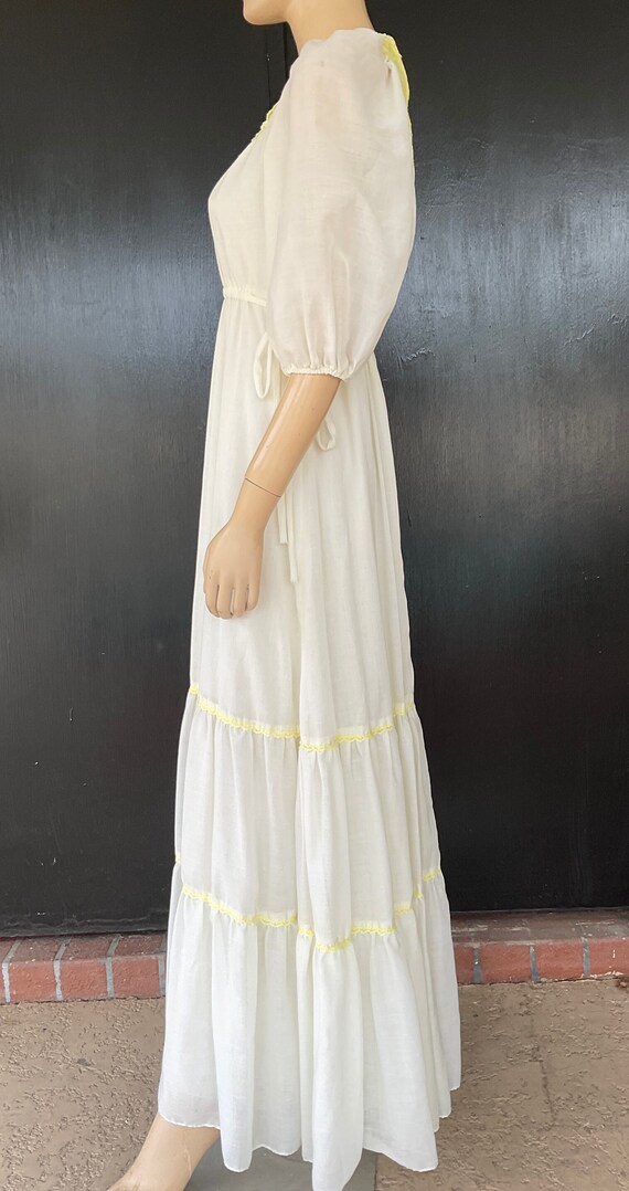 1970s white and yellow Jody T dress - image 4