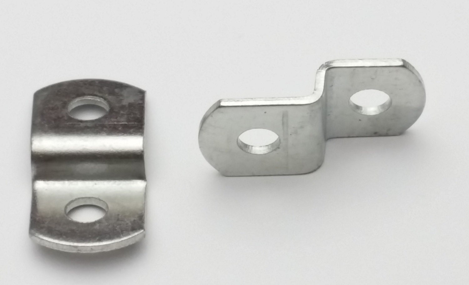 1/4 Inch Offset Clips for Canvas and Picture Framing. Screws Included