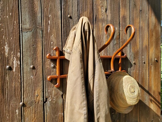 Percheros antiguos franceses de madera curvada Percheros de madera curvada de 3 ganchos Percheros estilo Thonet o Thonet Percheros antiguos de 1900 Percheros para abrigos y sombreros Etsy Espana