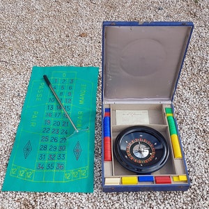 French vintage roulette game / bakelite roulette wheel / 1950s roulette game / French travel roulette game /  complete roulette game