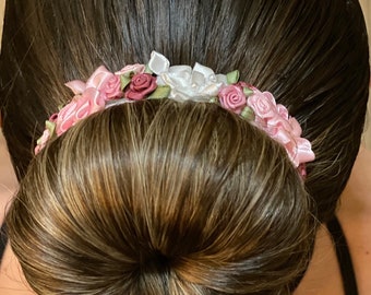 PETITE PINK Ballet Bun Wrap, Corona de moño de bailarina, Accesorios para el cabello de moño, Pieza de cabello de moño, Flor de moño de ballet, Corona de moño