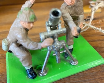 Mortero vintage hecho en Inglaterra con detalles de Britains Lrd.