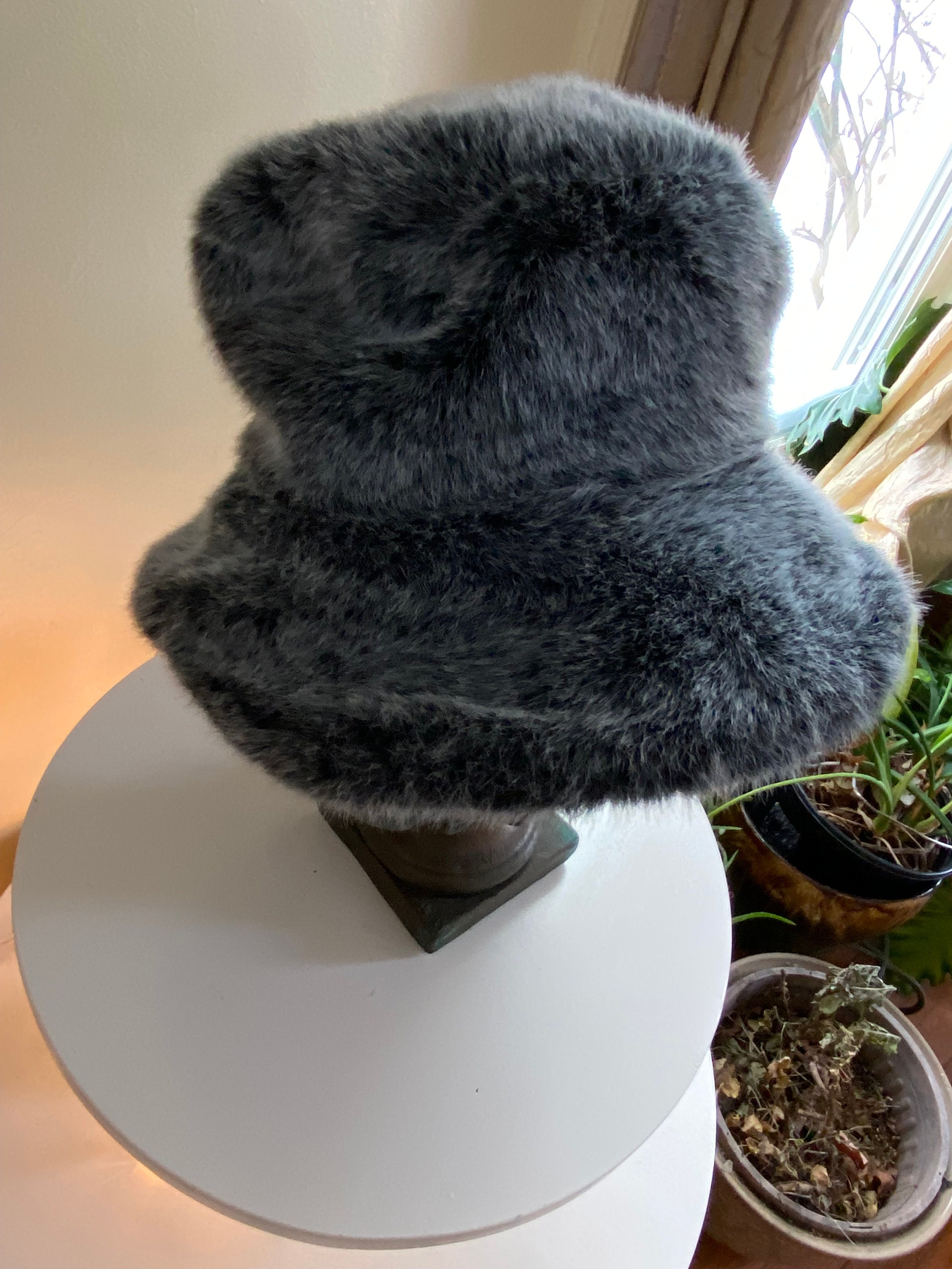 Vintage Y2K Preston & York Women\'s Faux Fur Bucket Hat Black Winter One Size PRESTON & YORK FAUX FUR WOMAN main image 4