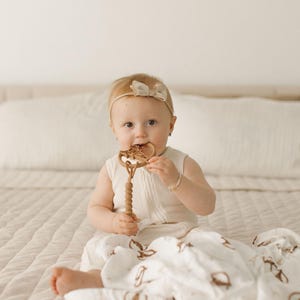 Boho Paris Eiffelturm Silikon Beißring: Babypartygeschenk Bild 8