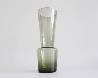 Vase aus grauem Rauchglas - Mid Century Glasdekoration