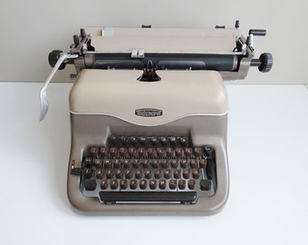 Triumph Matura typewriter, mechanical typewriter 1960s