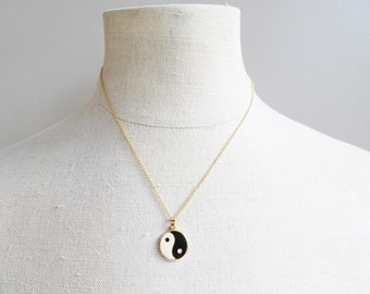 Vintage Halskette mit Yin und Yang Anhänger, 80er Jahre Modeschmuck