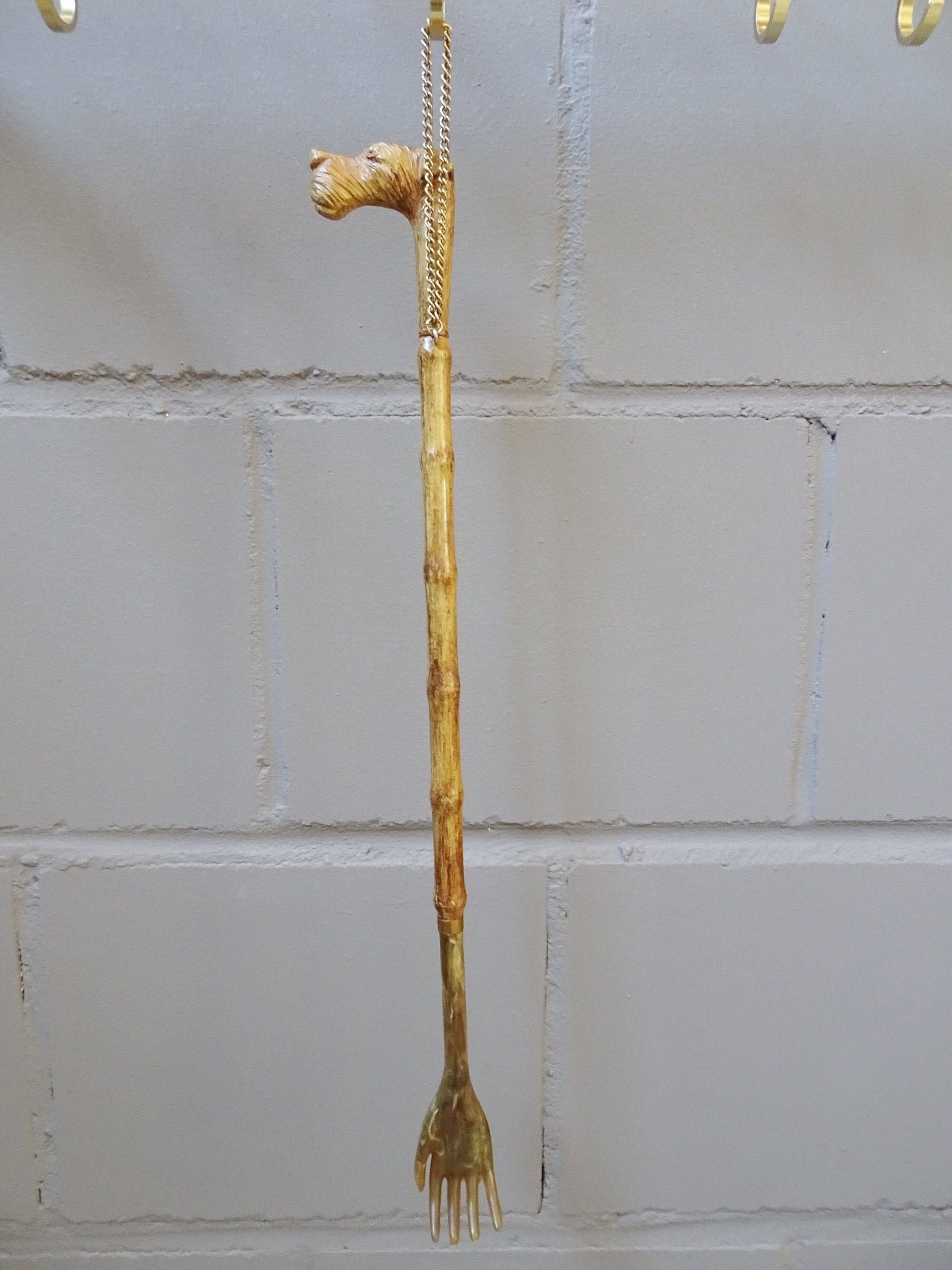 Back scratcher with dog head 1950s, scratch inge, scratch inge