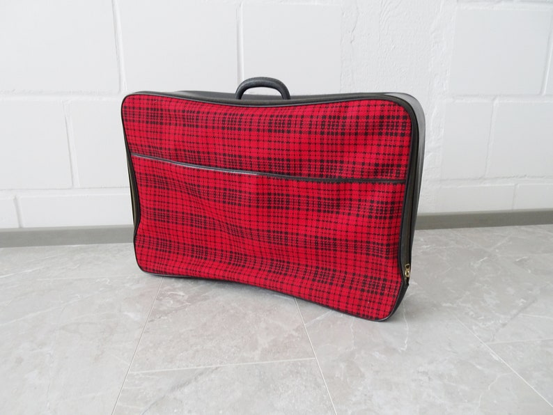 checkered suitcase Suitcase with rooster step pattern red black retro travel suitcase
