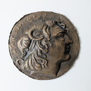 Bronze Wandrelief – Alexander der Große – Reproduktion Antike Griechische Münze – Patiniert – Ø 16 cm