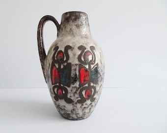Mid Century Vase mit grauer Fat Lava Glasur und abstrakten Figuren Motiv