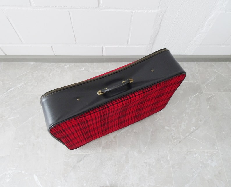 checkered suitcase Suitcase with rooster step pattern red black retro travel suitcase