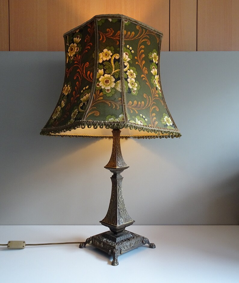 Table Lamp in Antique Style, Large Brass Lamp, Table Lamp With Flower