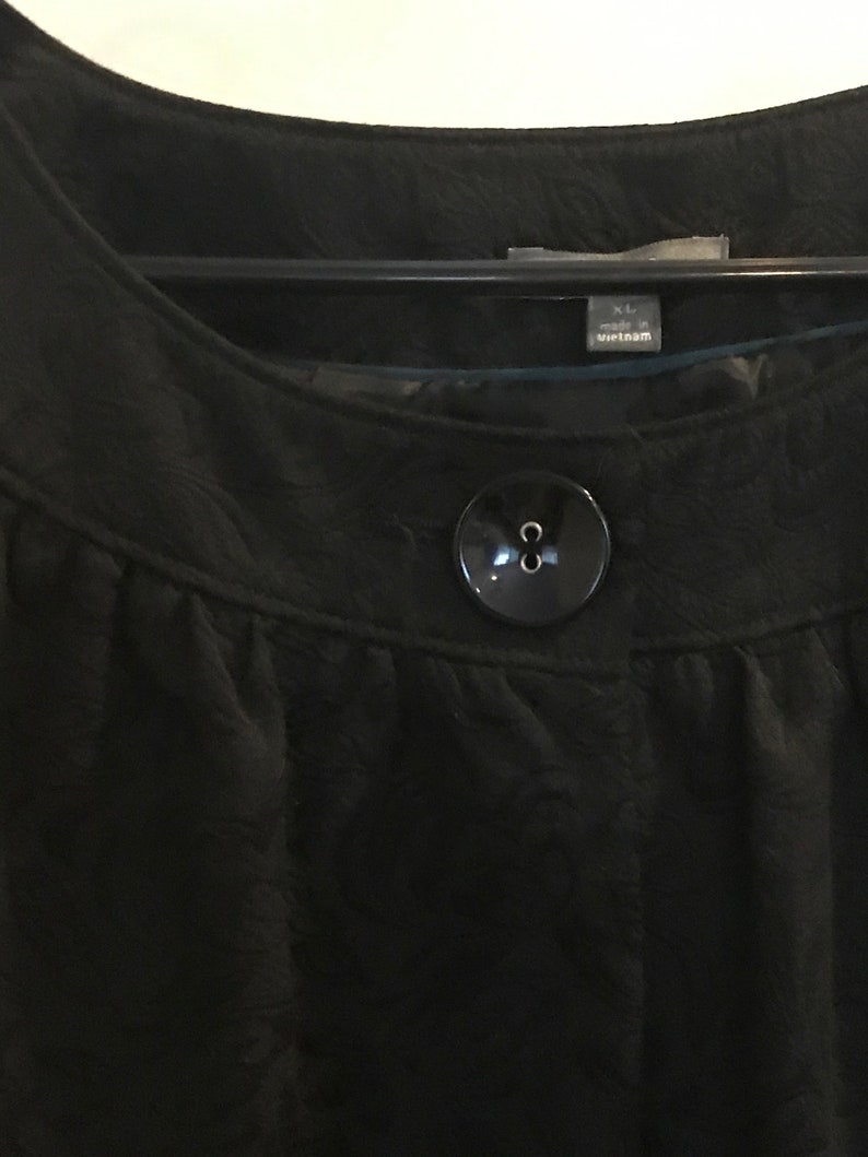 Black Jaquard short jacket with elbow sleeves by Apt 9 size XL Jackets