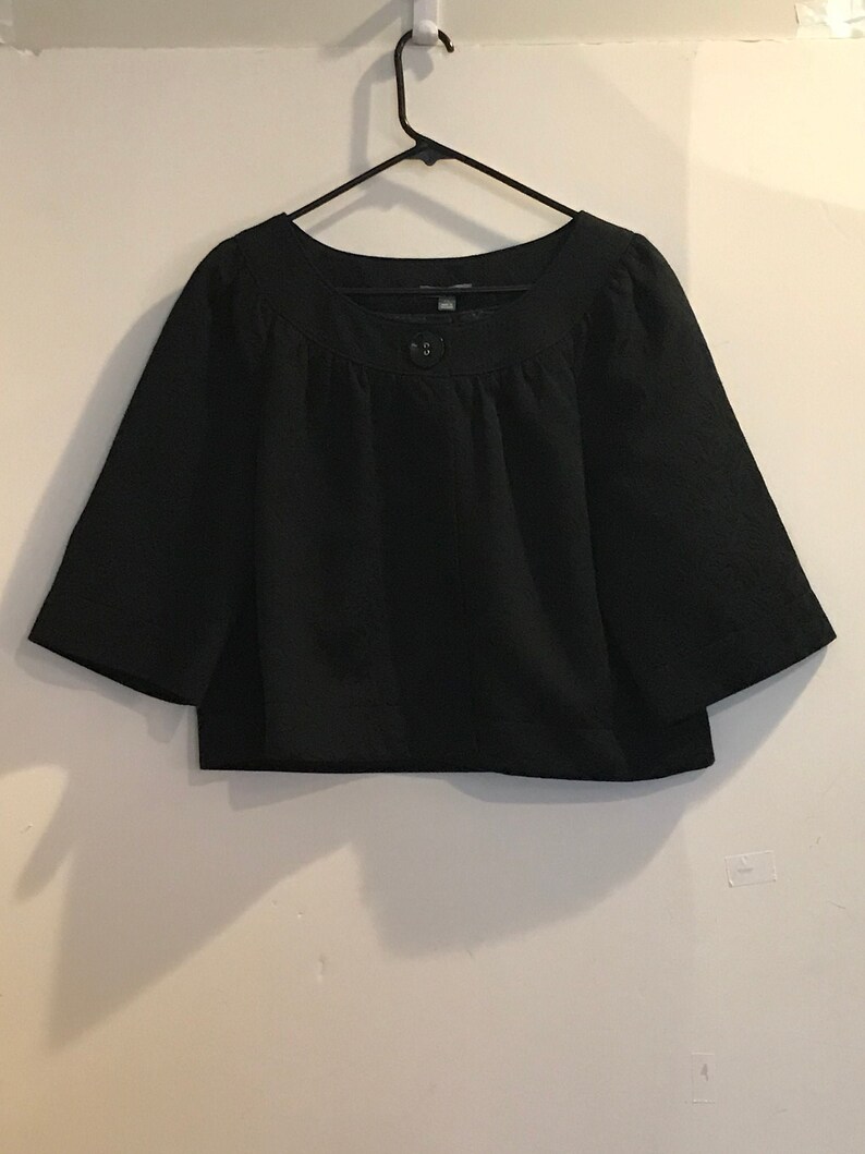 Black Jaquard short jacket with elbow sleeves by Apt 9 size XL Jackets