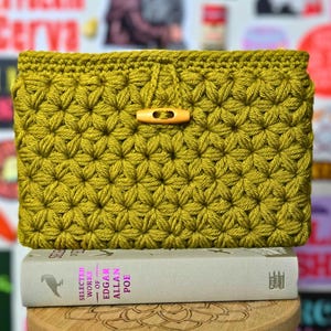 Stella Book Sleeve - Avocado Cozy Sweater