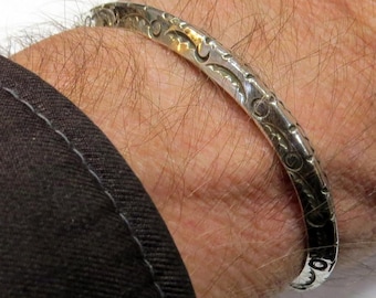 Kräftiges, dreieckiges Sterling Silber Manschetten Armband, Hand gestempelt, ""Many Moons"", Gr. M."