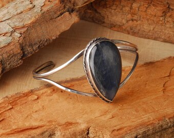 Sterling silver split shank Labradorite bracelet