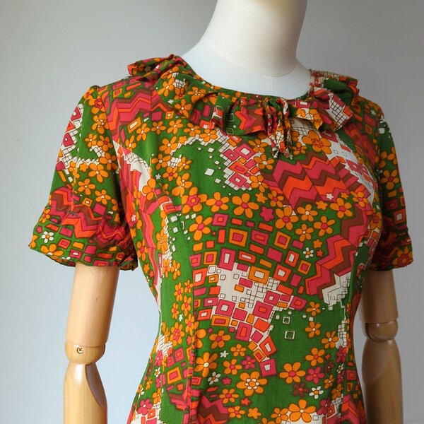 Vintage 1960er Jahre Mod Seide Psychedelisches Muster Kleid Grün Rot Orange Floral Geometrische Funky Print Handmade Mini / S