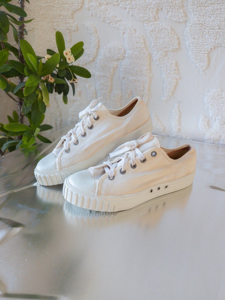 rubber toe canvas shoes