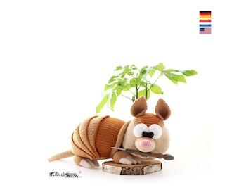 Armadillo - crochet pattern by mala designs ®