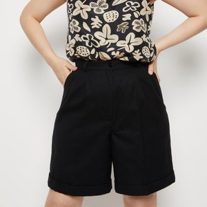 90s Black Wool Pleated Shorts S image 1