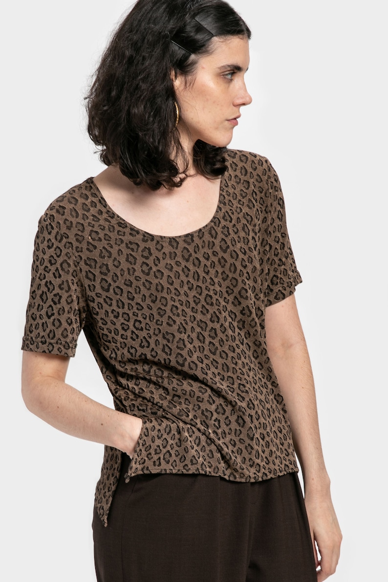 90s Brown Slinky Leopard Top L image 2