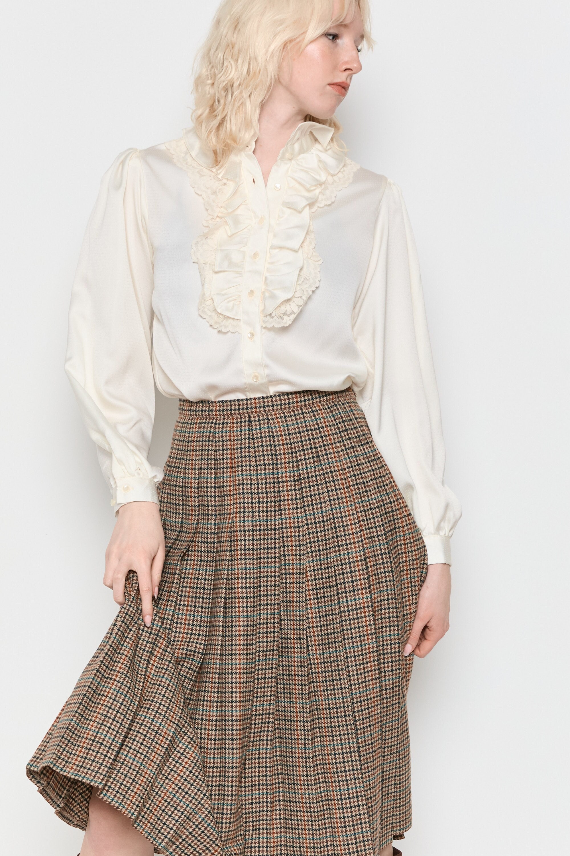 80s Cream Ruffle Lapel Blouse M - Etsy