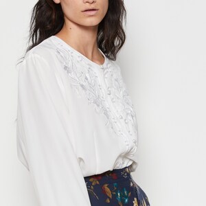 90s White Embroidered Yolk Blouse XL image 9
