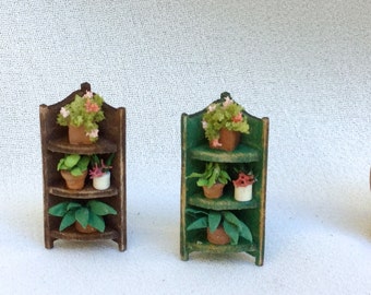 Micro corner with potted plants ,wood painted. Hand made, scale 1/144