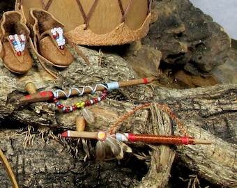 Miniature traditional Native calumet and tomahawk, scale 1/12