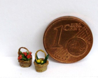 Micro basket with flowers or fruit, handmade, 1/144 scale