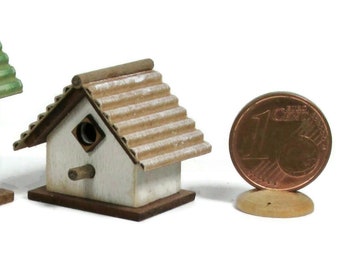 Pretty bird houses, handmade in wood, various models and colors, 1/12 scale