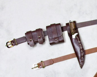 Miniature knife with sheath and belt, scale 1/12
