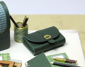 Miniature leather pencil case, openable, with accessories,  scale 1/12