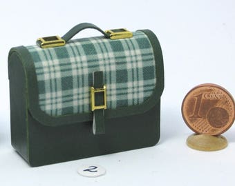 Miniature school bag, openable, leather and fabric, scale 1/12
