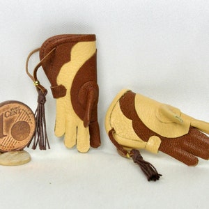miniature falconer&#39;s glove, 1/12 scale