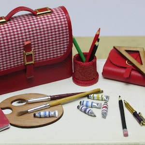 Accessoires scolaires miniatures, différents modèles et couleurs, à l'échelle 1/12