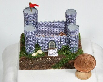 Castle toy for children in cardboard and wood, 1/12 scale