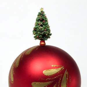 Miniature Christmas tree,  1/144 scale