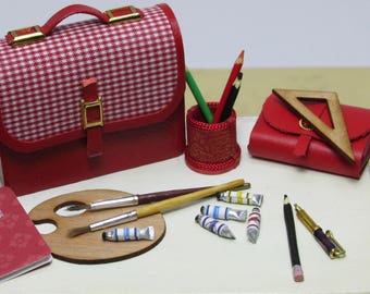 Miniature school accessories, various models and colors, scale 1/12