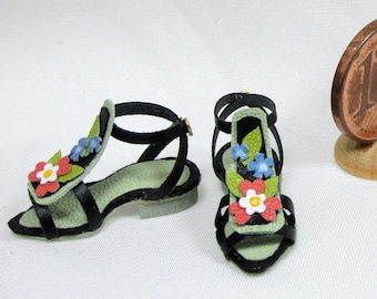 Miniature low-heeled summer sandals, 1/12 scale