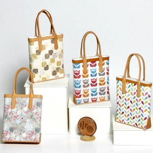 Miniature shopping bag, 1/12 scale