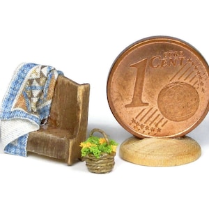 Rustic wooden bench , scale 1/144